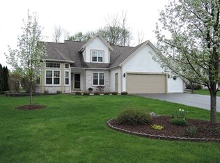 127 Crab Apple Ln, Rochester, NY 14626