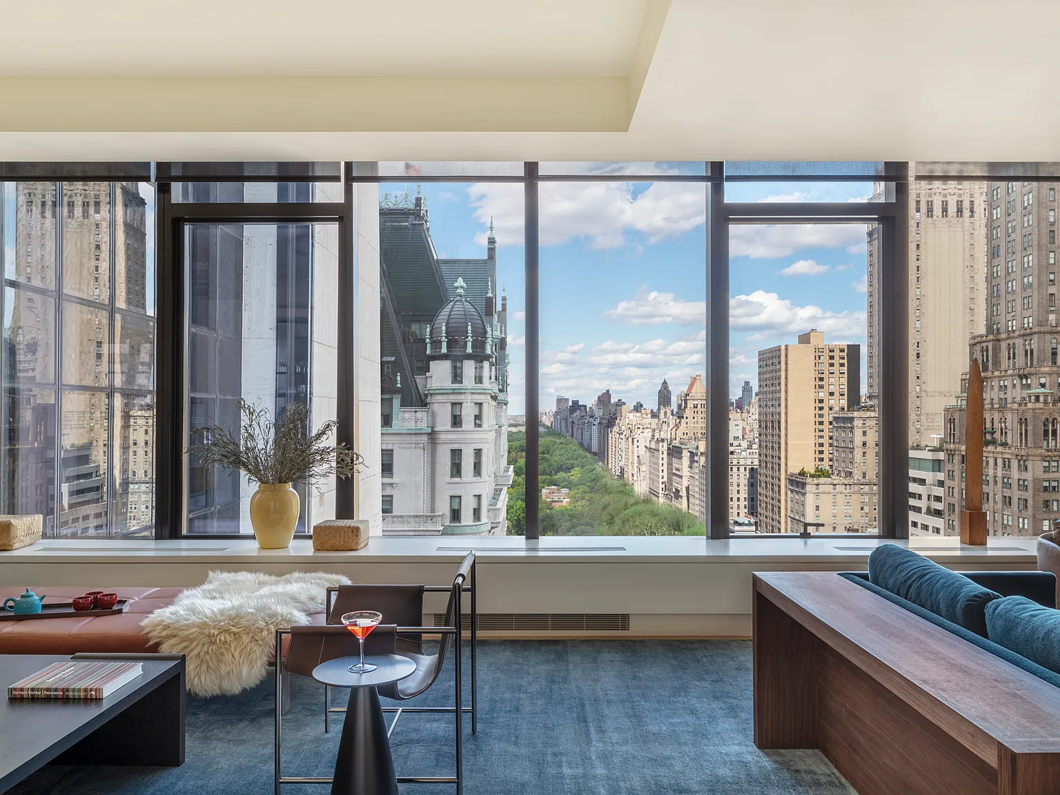7 West 57th Street — Photo 2