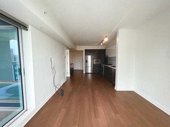 5th image of 930 N 6th Ave SW #1404