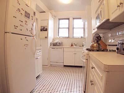 4th image of 441 W End Ave APT 14C