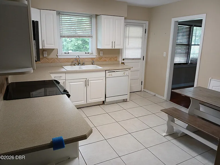 202 Tarragona Way — Photo 4