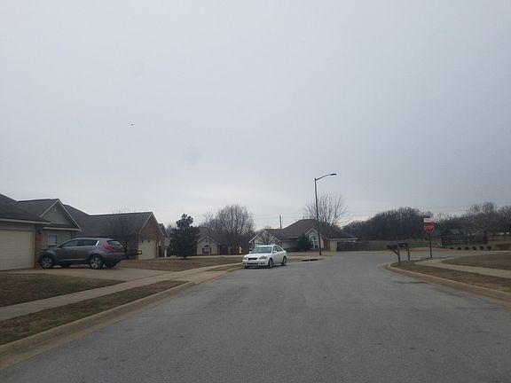 4th image of 609 Gail Dr