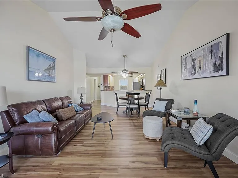 2050 W Crown Pointe Blvd #C-214 — Photo 5