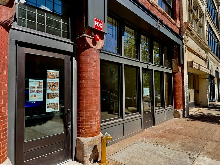 325 N Superior St #202 — Photo 15