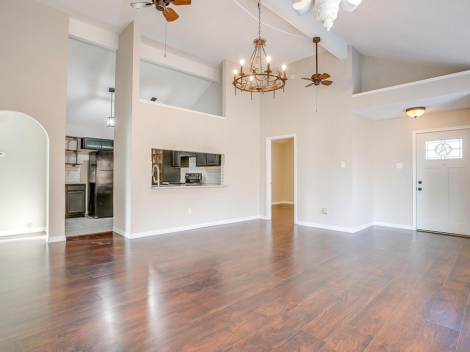 1st image of 7224 Blackthorn Dr
