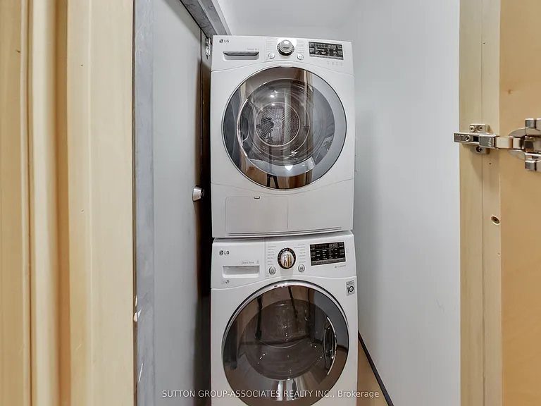 20 Kendal Ave #LOWER — Photo 12