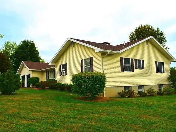 2nd image of 643 Irving Rd