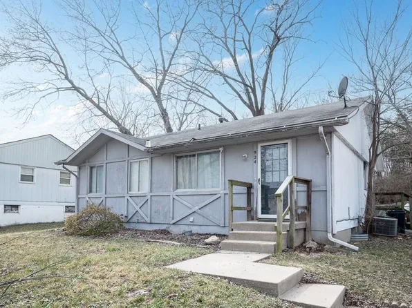 924 N 84th Dr, Kansas City, KS 66112