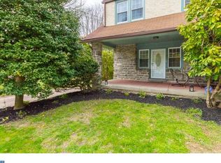 468 Aurania St, Philadelphia, PA 19128