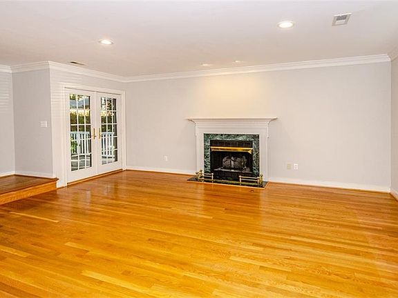 3rd image of 8251 Greystone West Cir