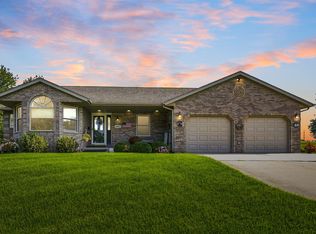 1801 Swagosa Dr, Maquoketa, IA 52060