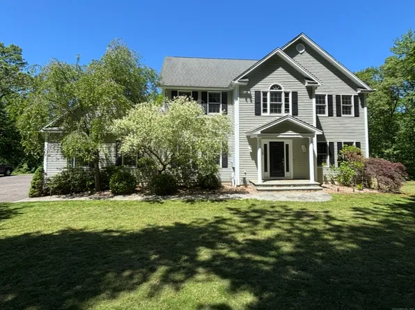 15 Tall Pines Drive, Oxford, CT 06478
