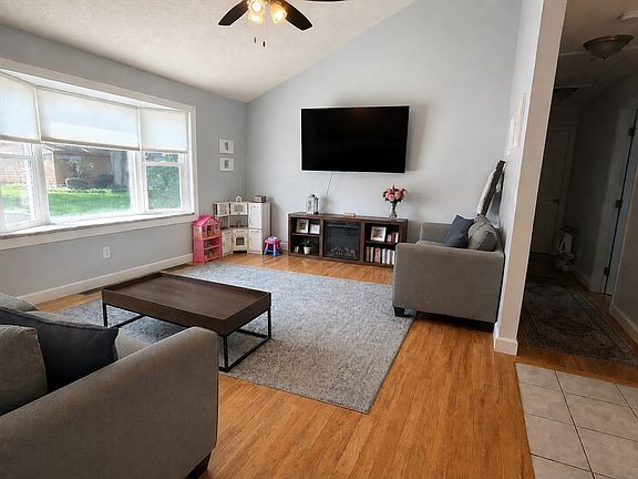 5th image of 24 Montclair St