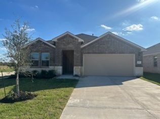 8001 Candor Ct, Navasota, TX 77868