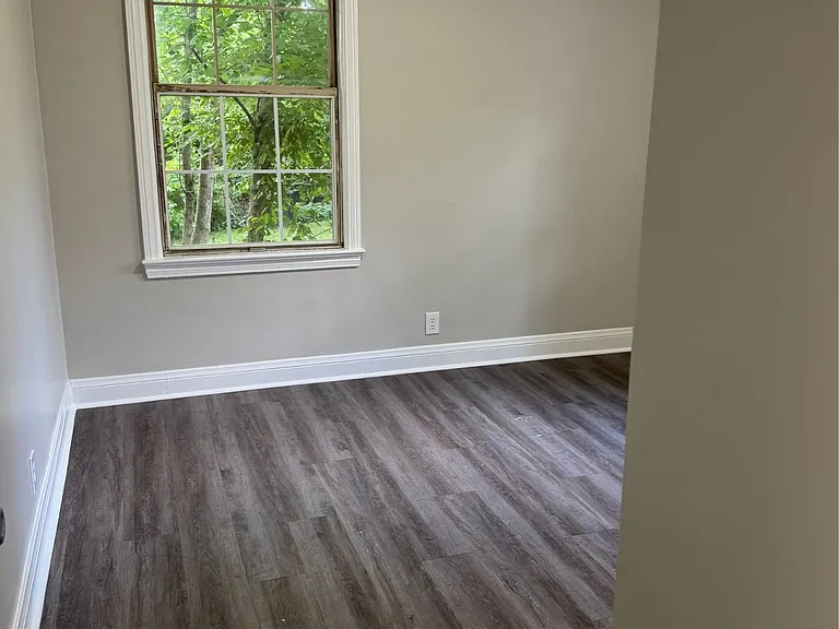 272 Brown Pl — Photo 3