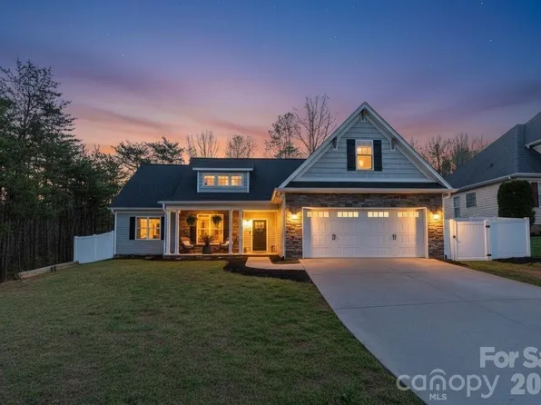 15 Emerson Ct, Taylorsville, NC 28681