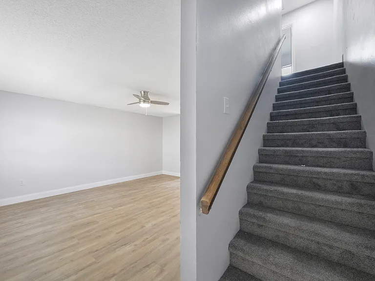 200 Westwood Ter N #198 — Photo 8