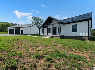 812 White Ln, Cecilia, KY 42724