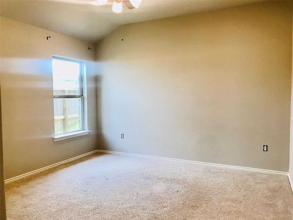 1st image of 15150 Willow Tree Ln #Qzd0xf