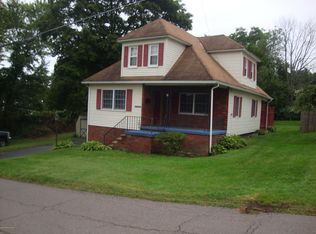 126 W Center Hill Rd, Dallas, PA 18612