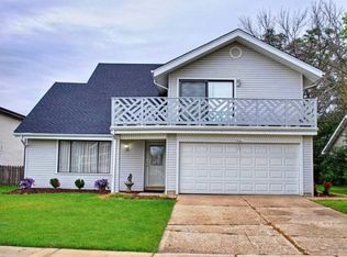 1261 Hialeah Ln, Hanover Park, IL 60133