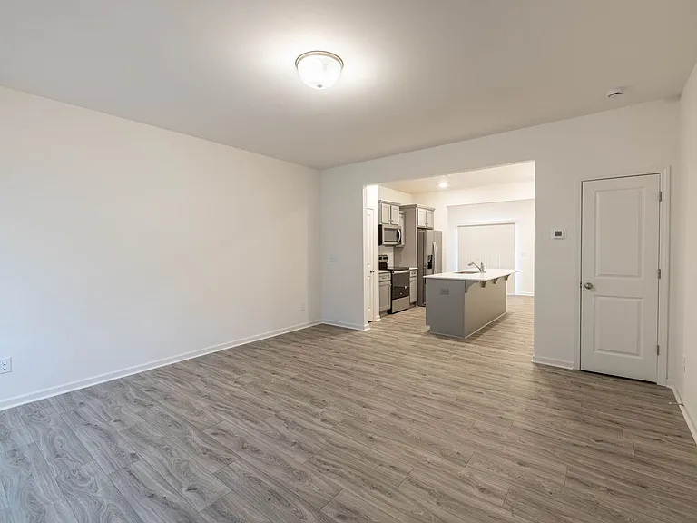 1365 Darlington Dr — Photo 3