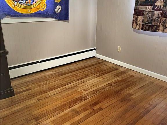 4th image of 420 Reservoir Rd