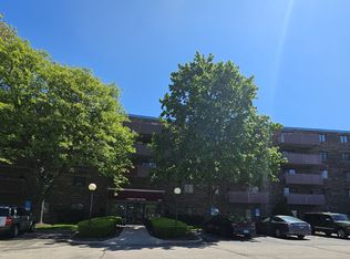 1463 Mercury Dr APT 420, Schaumburg, IL 60193