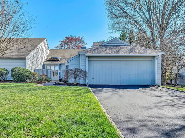 2533 S Clearing Rd, Salem, VA 24153