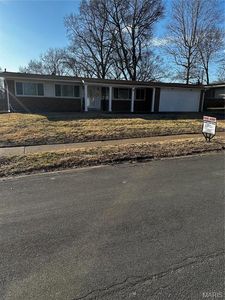 1605 Bay Meadows Dr, Florissant, MO, 63033