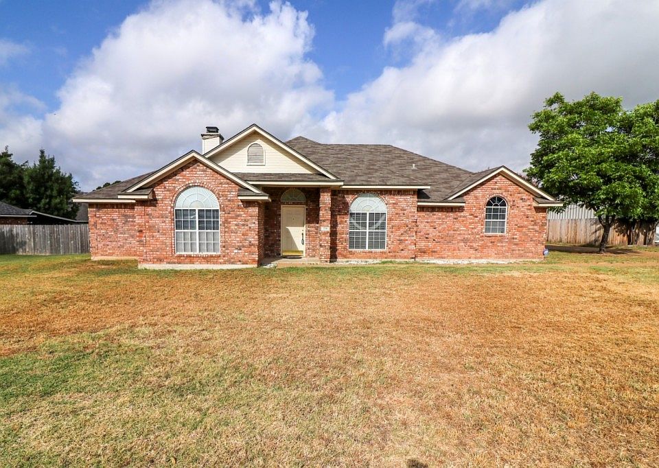 1st image of 216 Lost Oaks Dr