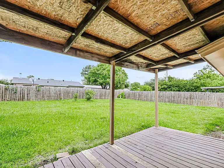 933 Lemontree Dr — Photo 15