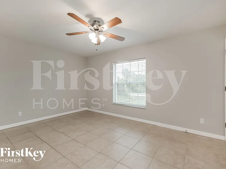 11104 Corrigan Ave — Photo 16