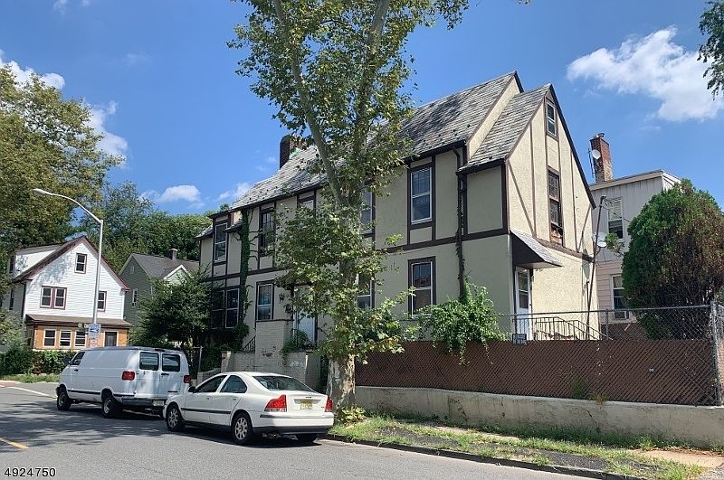 1st image of 226 N PARK ST