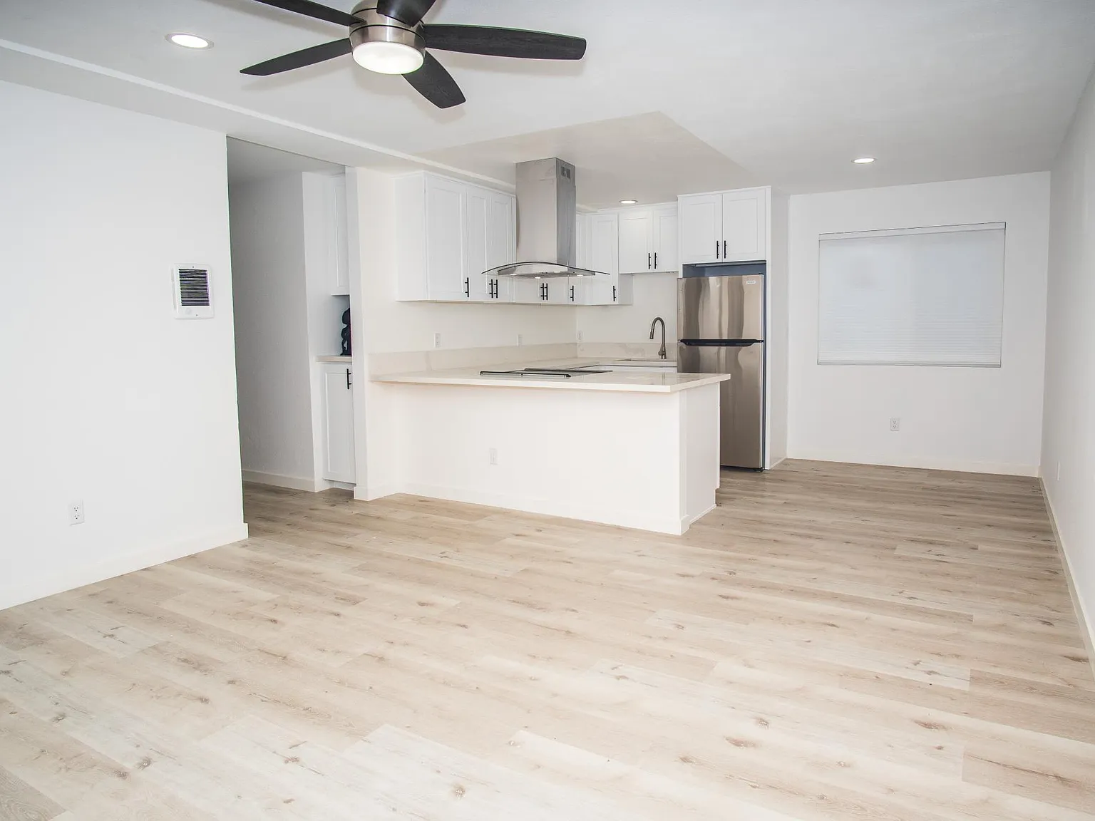 2 bed, 850 sqft, $2,495 — Photo 4