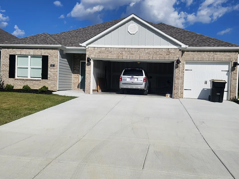 317 Ashland Dr SW