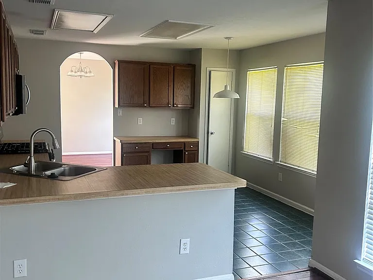 1606 Misty Fawn Ln — Photo 4