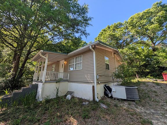 3rd image of 552 Reed Ave