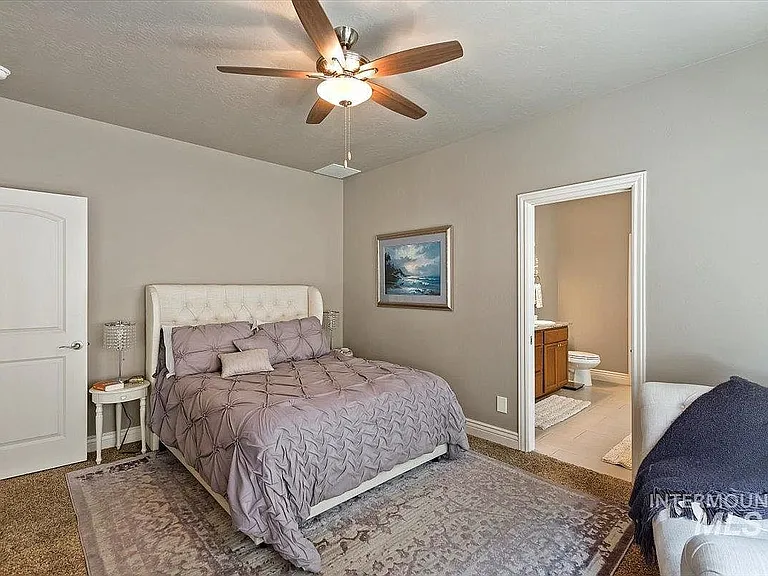 2549 E Satterfield St — Photo 12