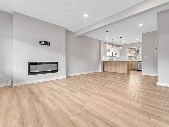 3rd image of 562 Glenridding Ravine Dr SW