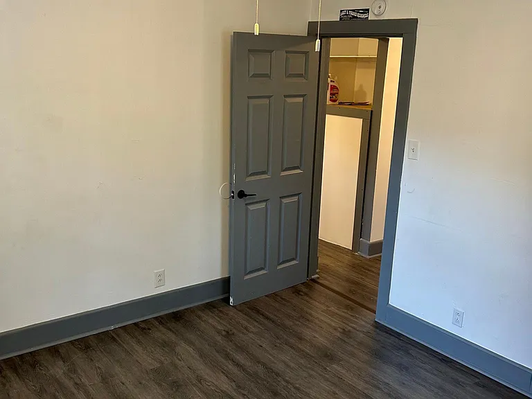 1110 Valley Ave — Photo 10