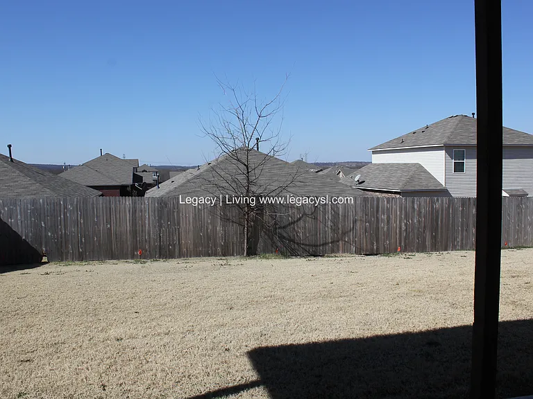 14734 S Urbana Ave — Photo 31