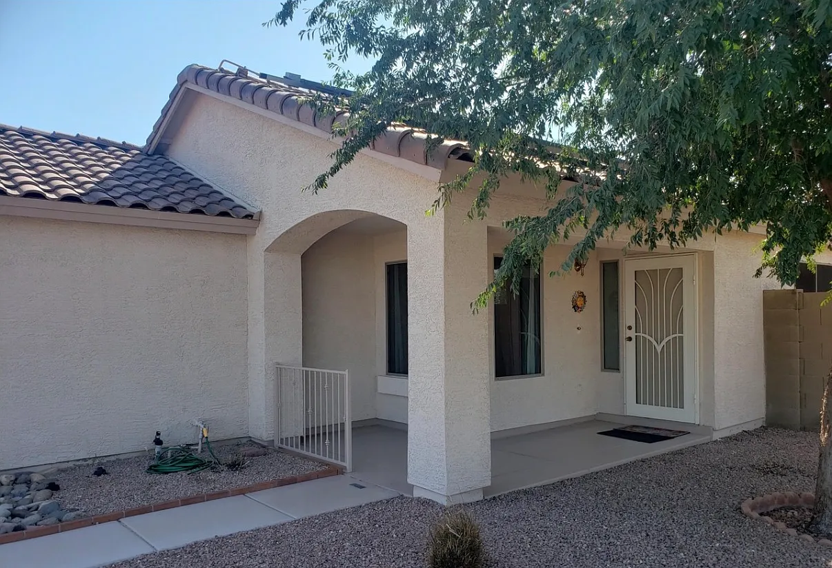 2 bed, 1190 sqft, $1,900 — Photo 1