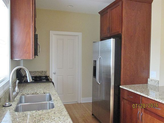 Kitchen View 1 of 3
