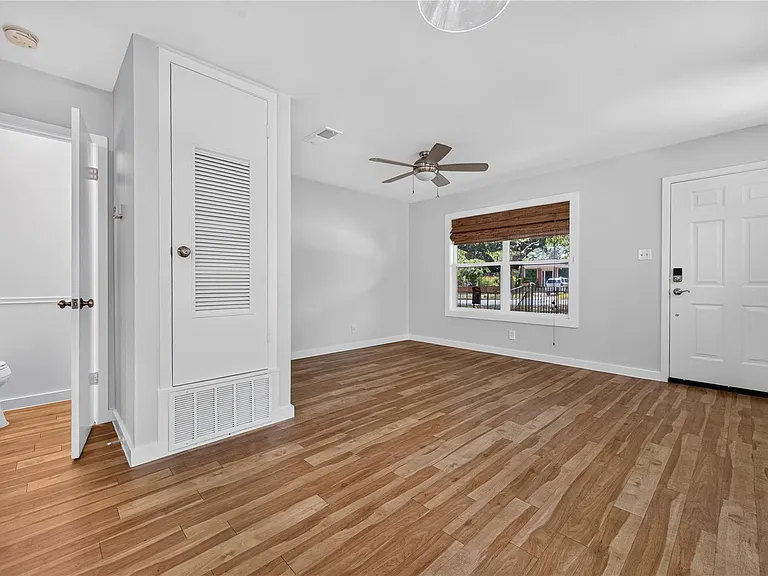 1513 Travis Heights Blvd #A — Photo 2