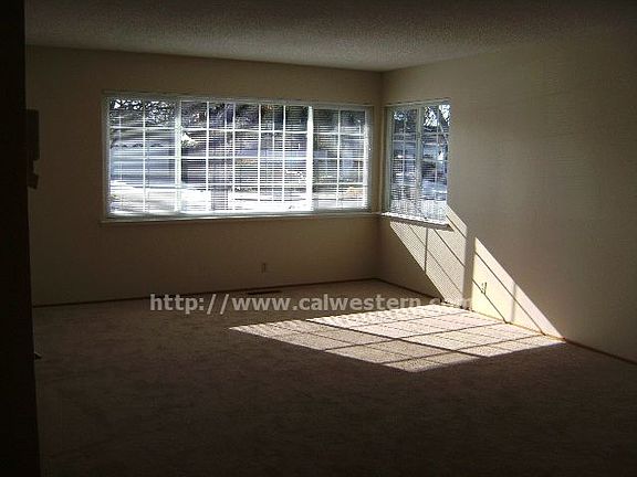 4th image of 924 Brentwood Dr