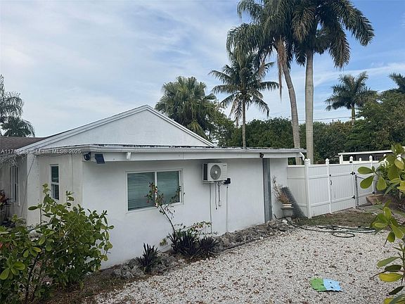 2nd image of 3918 Serubi Avenue