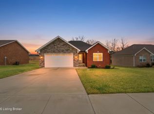 313 Oak Grove Dr, Bardstown, KY 40004