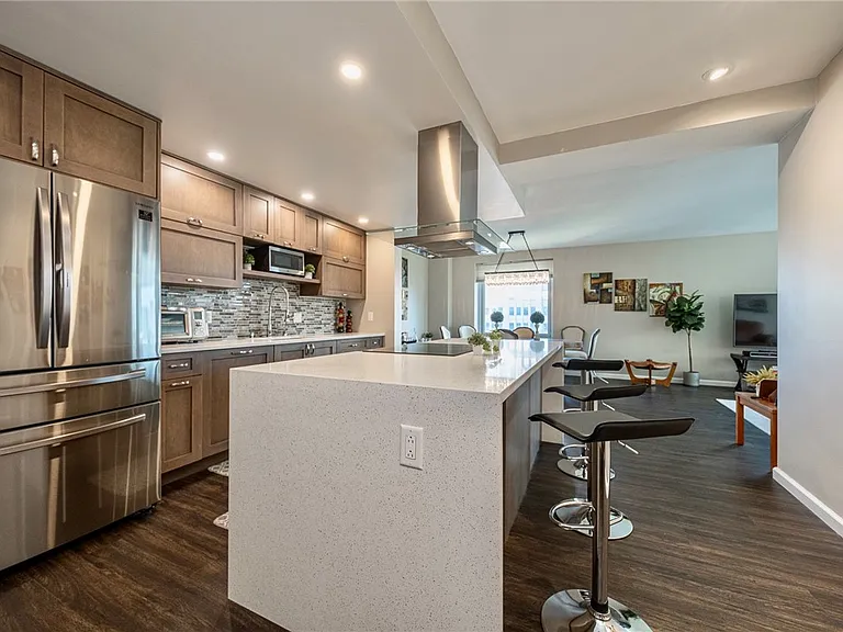 320 Fort Duquesne Blvd #19L — Photo 9