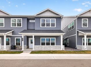 5881 41st St S, Fargo, ND 58104